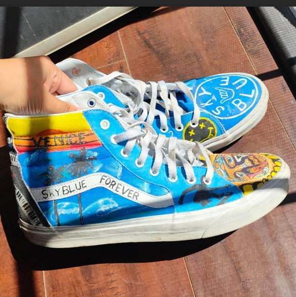 Custom Vans - Picture 4 of 6